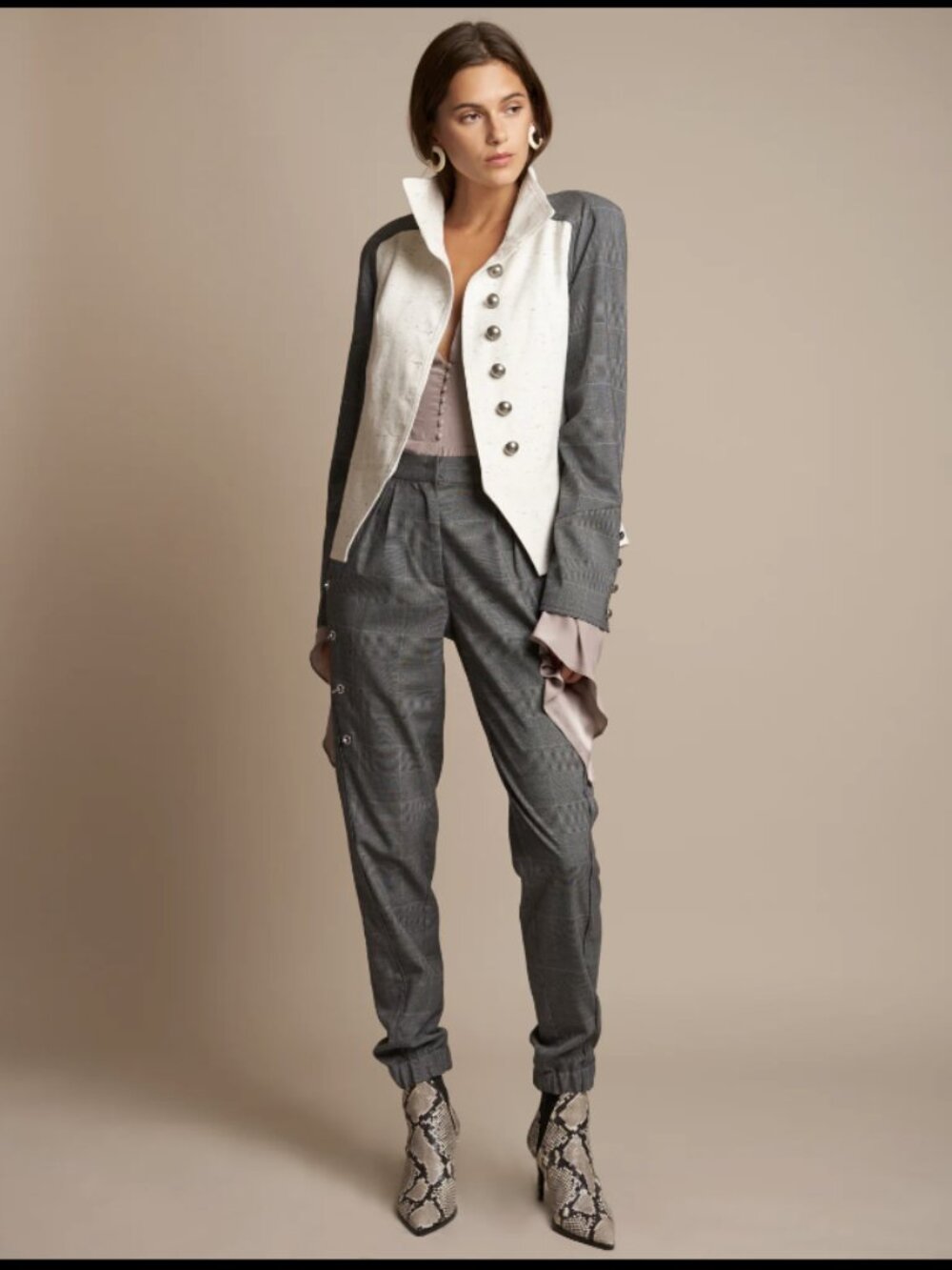 Chelsea and Walker Lynne Grey plaid and ivory high collar jacket Size 8